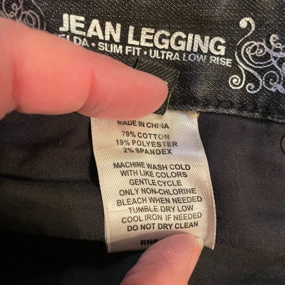 Express Zelda Slim Fit Ultra Low Rise Soft Black Women's Jean “Legging”, Size 2r